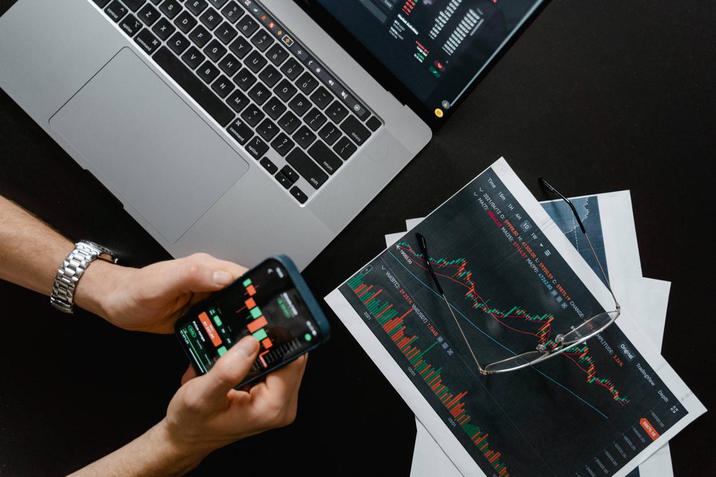Navigating Your Data Strategy: Data Warehouse, Data Lake, or Data Lakehouse — hero image